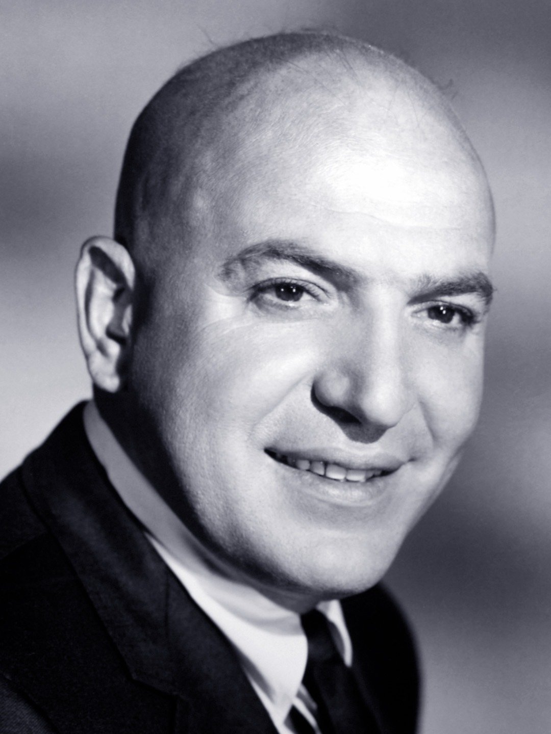 How tall is Telly Savalas?